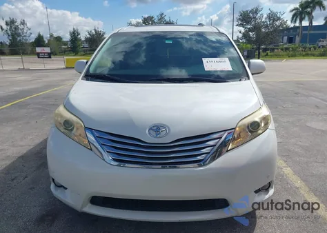2011 Toyota Sienna Limited V6 z USA, uszkodzony, nr VIN 5TDYK3DC0BS047502